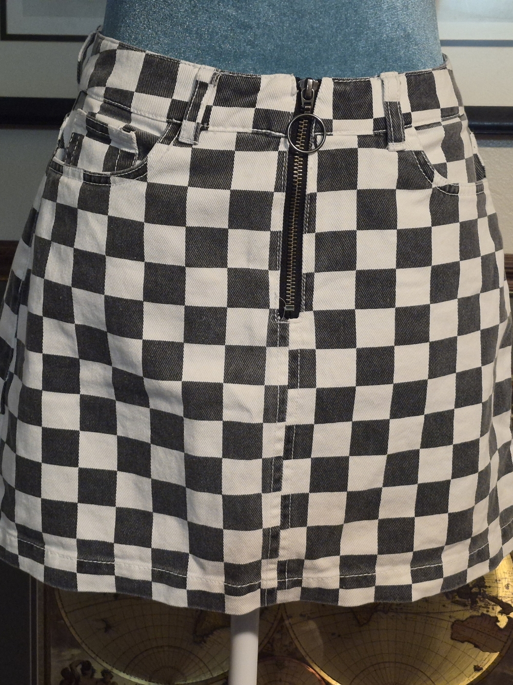 [SOLD]BDG Urban Outfitters Checkered Half-Zip Mini Skirt Small